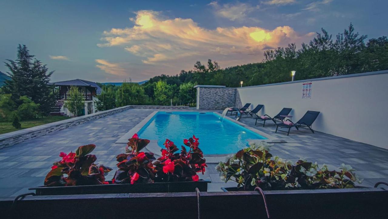 Holiday Home Emir Racic Экстерьер фото